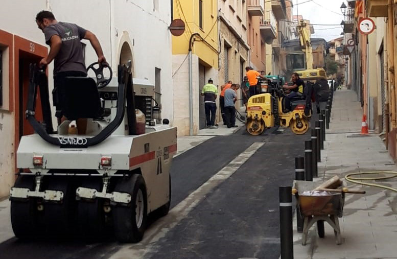 TASQUES D’ASFALT AL CARRER GIRONA
